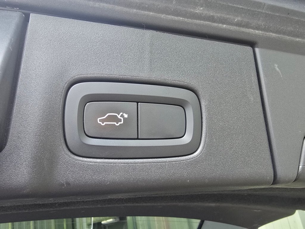 Used Volvo V90 Cross Country 2017 for sale - 77372877: Photo 12