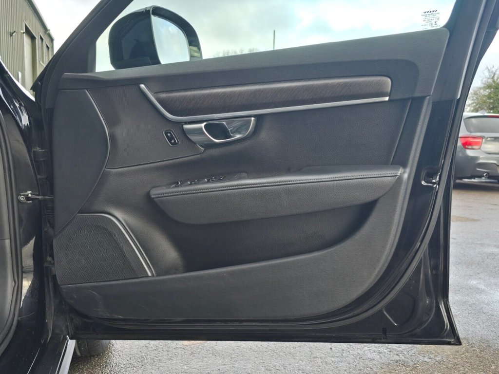 Used Volvo V90 Cross Country 2017 for sale - 77372877: Photo 18