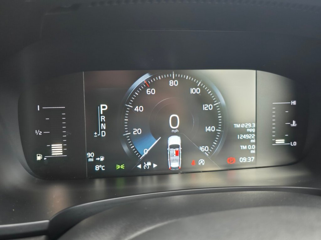 Used Volvo V90 Cross Country 2017 for sale - 77372877: Photo 28