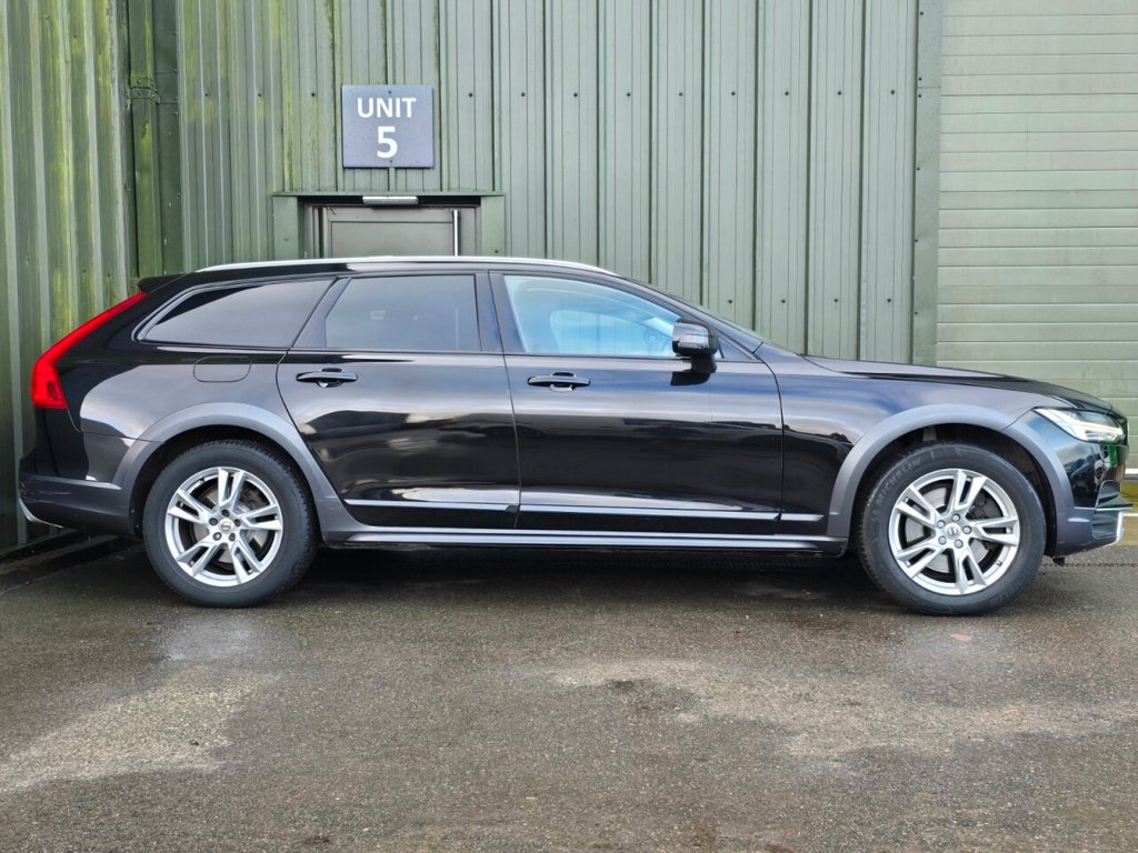 Used Volvo V90 Cross Country 2017 for sale - 77372877: Photo 3