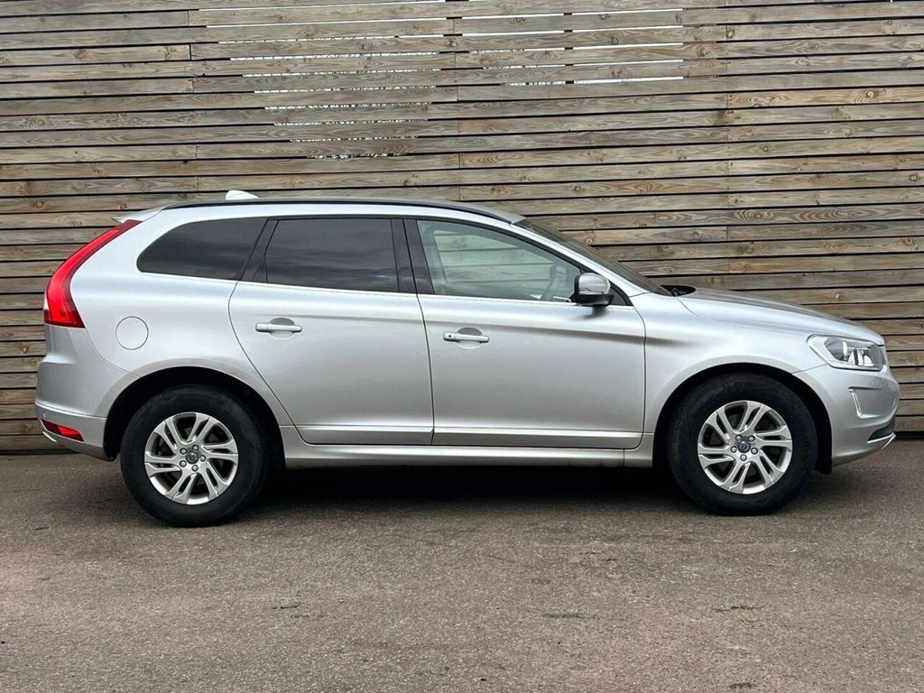 Used Volvo XC60 2017 for sale - 78097127: Photo 2