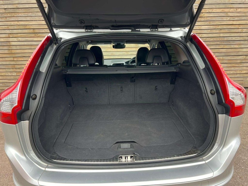 Used Volvo XC60 2017 for sale - 78097127: Photo 8