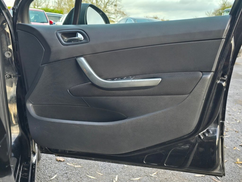 Used Peugeot 308 2014 for sale - 76923718: Photo 15