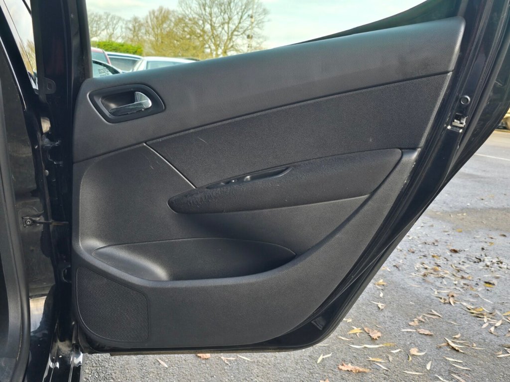 Used Peugeot 308 2014 for sale - 76923718: Photo 19