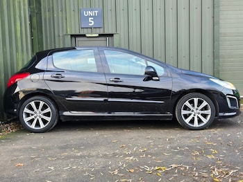 Used Peugeot 308 2014 for sale - 76923718: Photo