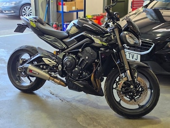 Used Triumph STREET 2024 for sale - bike-79265499: Photo