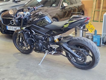 Used Triumph STREET 2024 for sale - bike-79265499: Photo