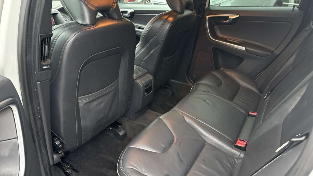 Used Volvo XC60 2015 for sale - 77067560: Photo 16