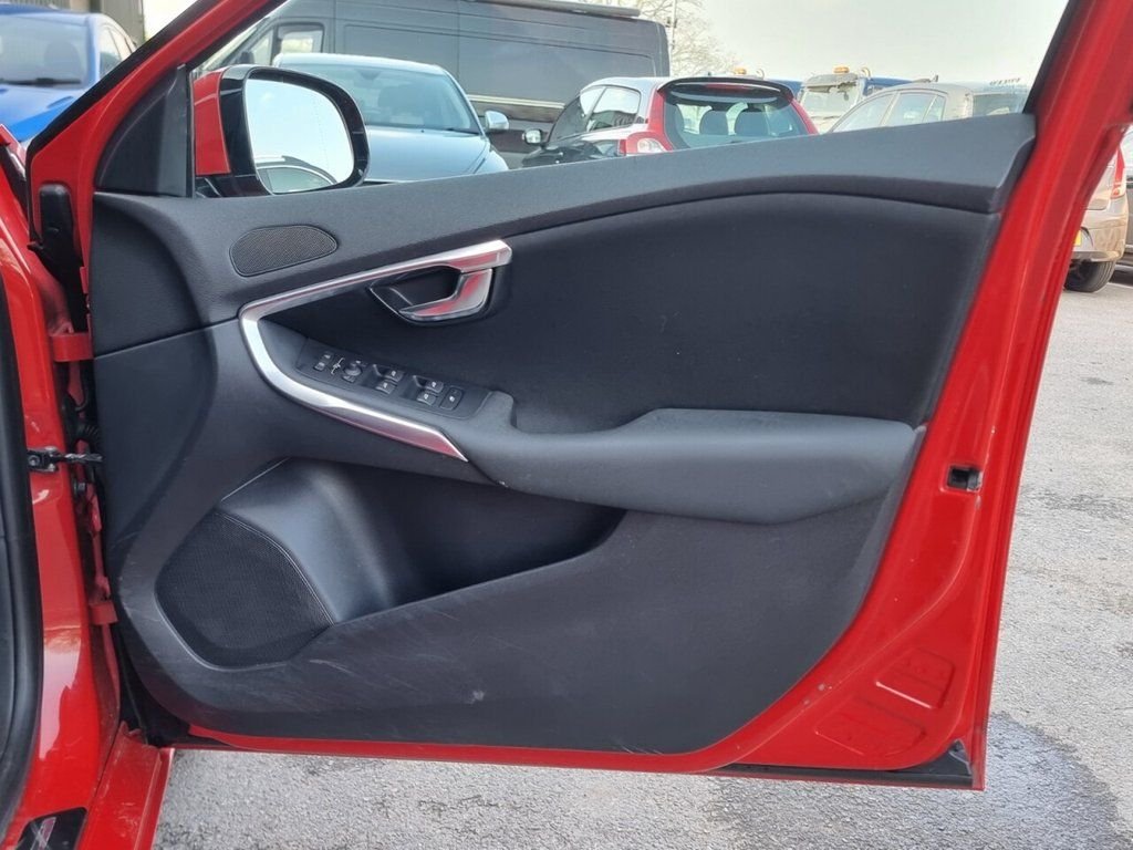 Used Volvo V40 2013 for sale - 76092873: Photo 14