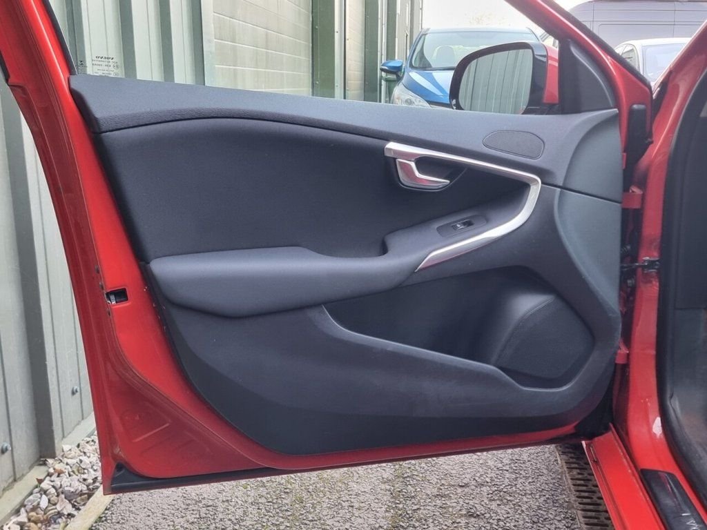 Used Volvo V40 2013 for sale - 76092873: Photo 16