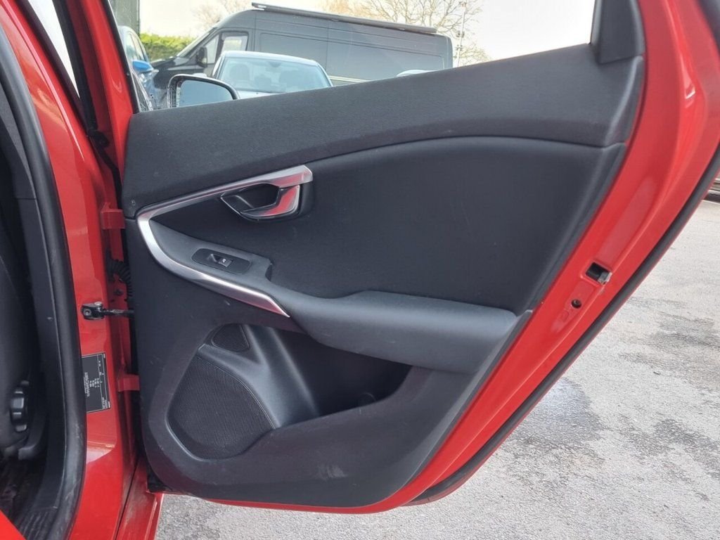 Used Volvo V40 2013 for sale - 76092873: Photo 18