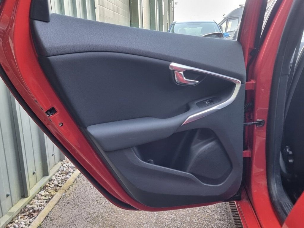 Used Volvo V40 2013 for sale - 76092873: Photo 20