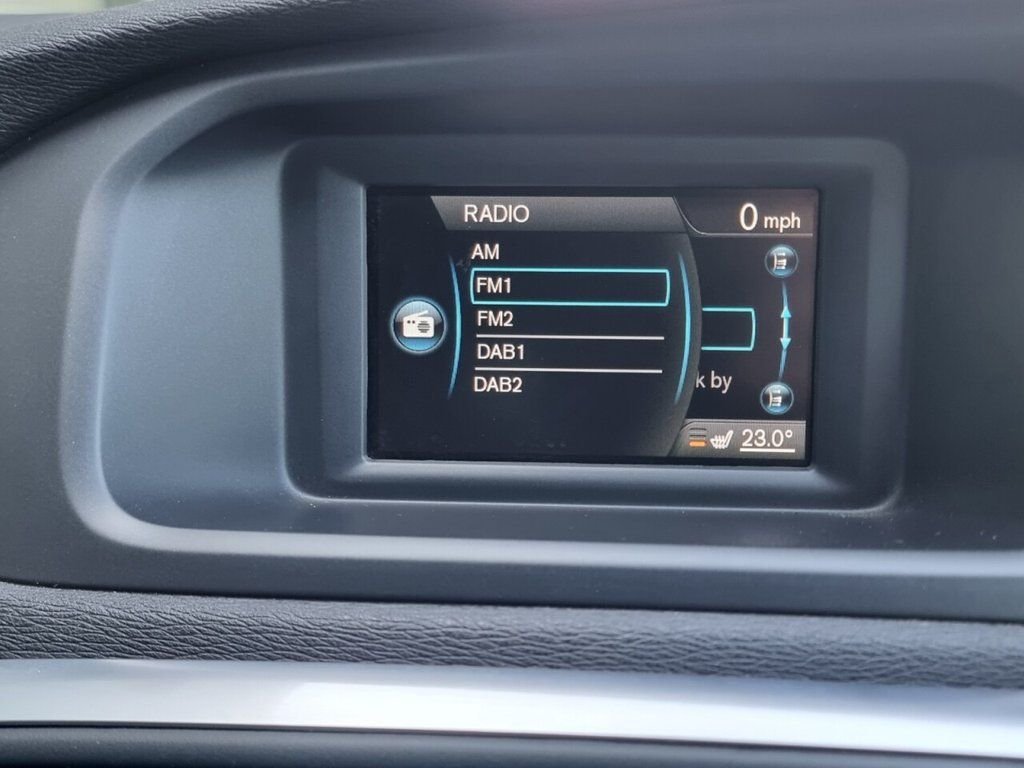 Used Volvo V40 2013 for sale - 76092873: Photo 25