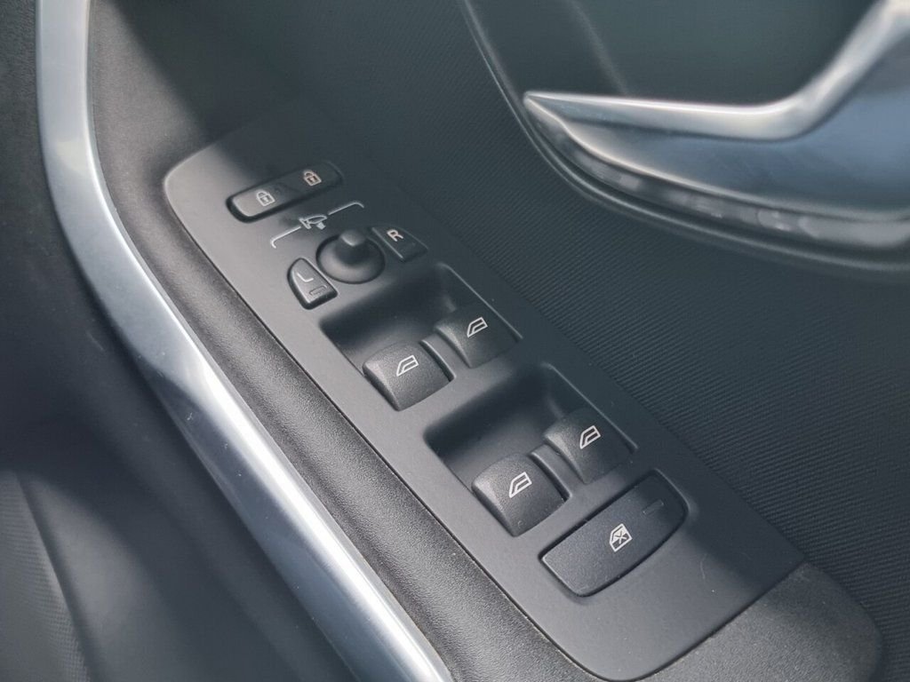 Used Volvo V40 2013 for sale - 76092873: Photo 28