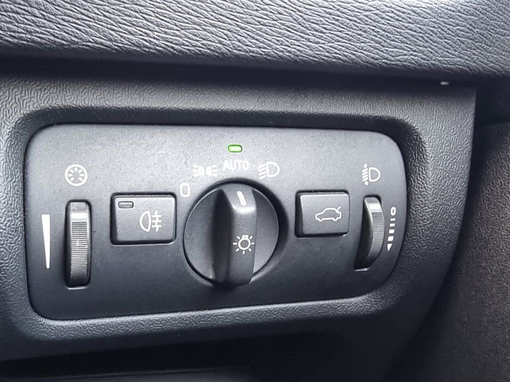 Used Volvo V40 2013 for sale - 76092873: Photo 29