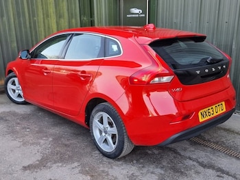 Used Volvo V40 2013 for sale - 76092873: Photo 2