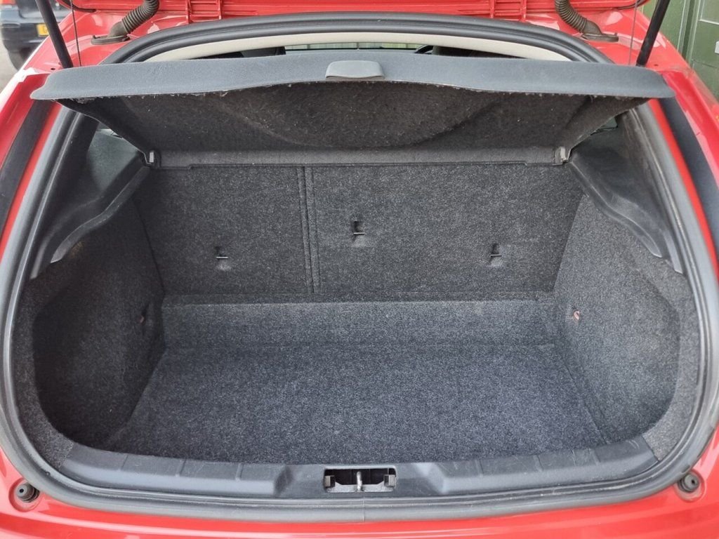 Used Volvo V40 2013 for sale - 76092873: Photo 9