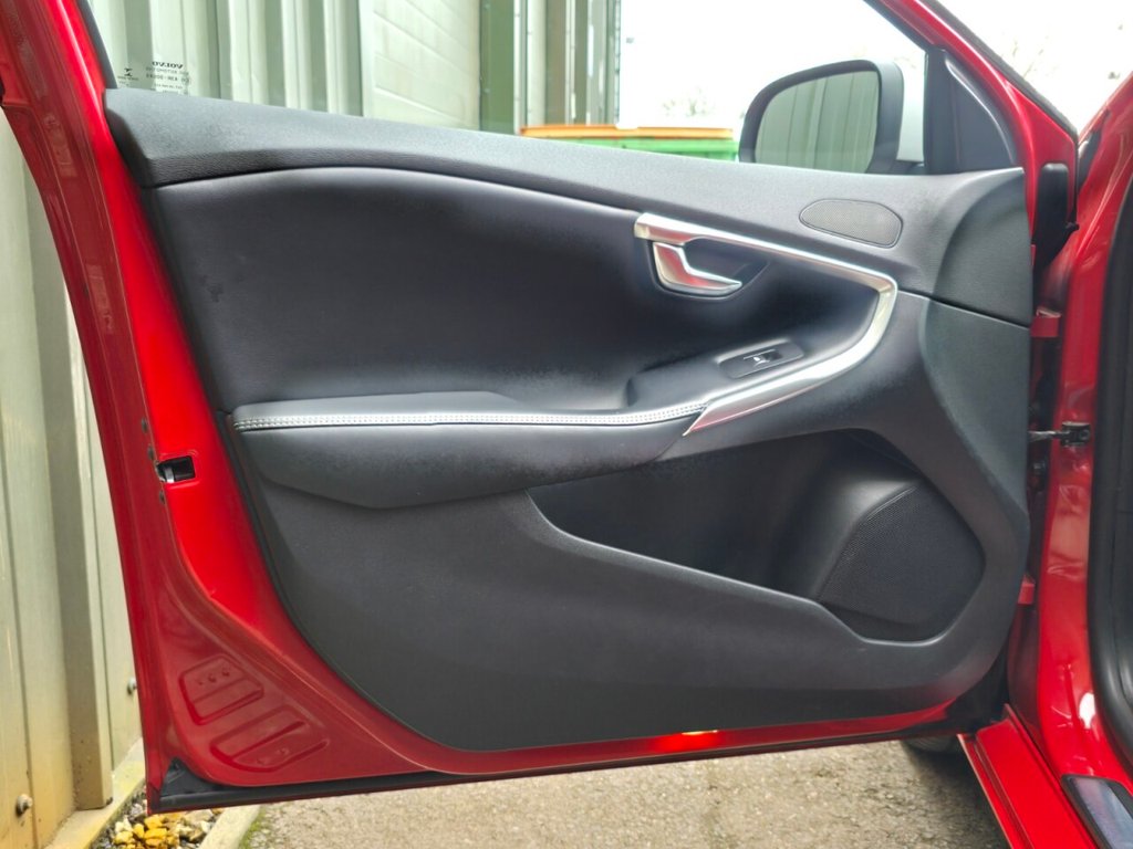 Used Volvo V40 2017 for sale - 77594115: Photo 18