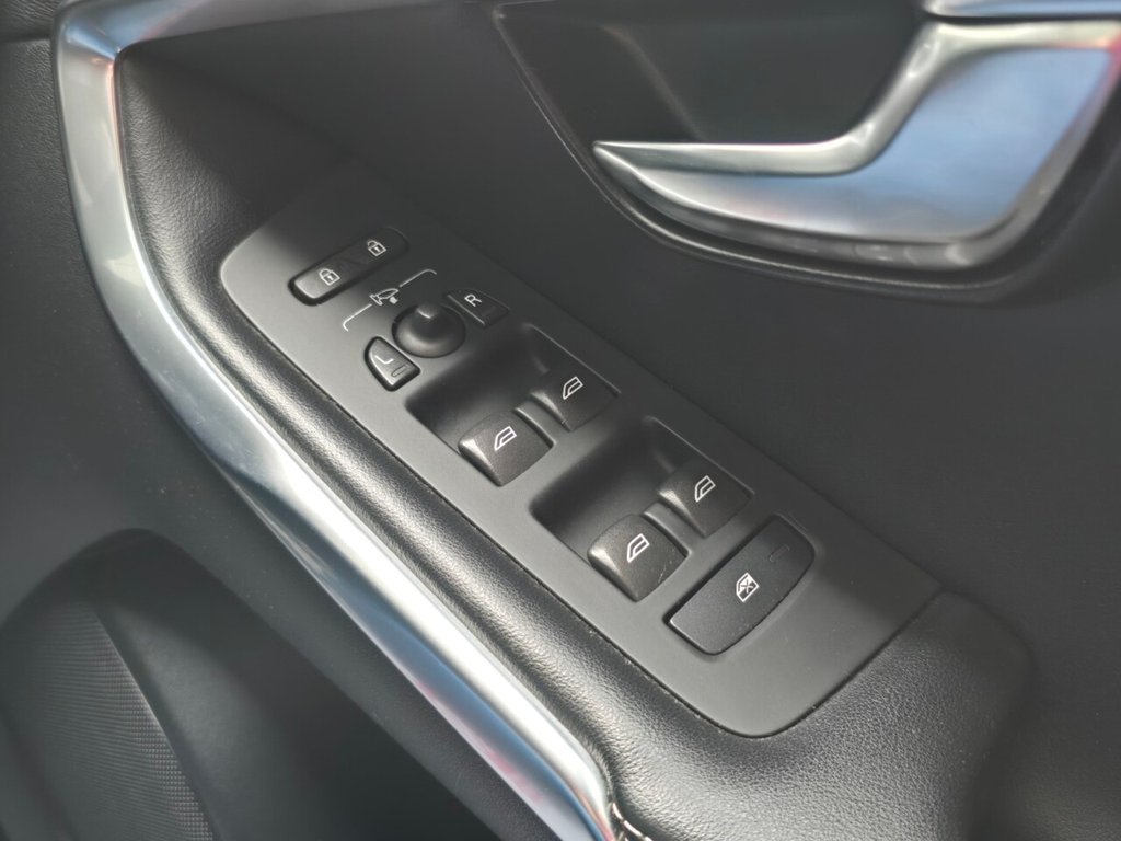 Used Volvo V40 2017 for sale - 77594115: Photo 25