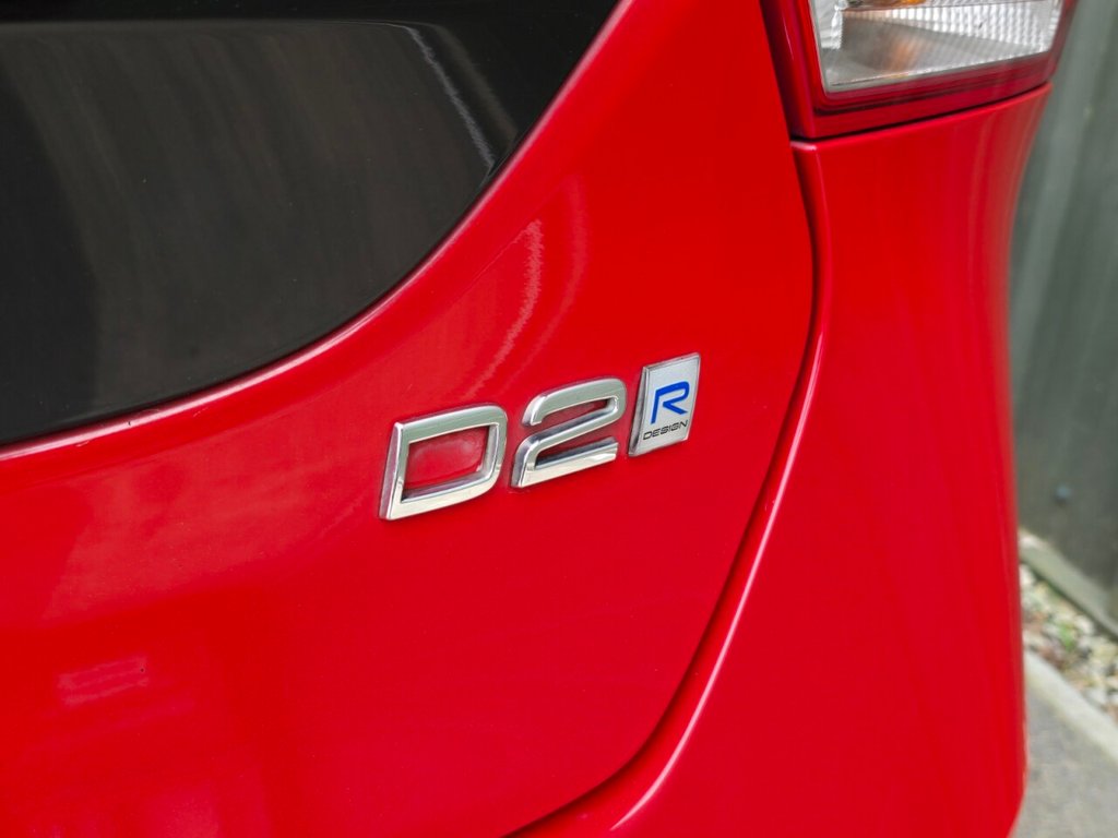 Used Volvo V40 2017 for sale - 77594115: Photo 9