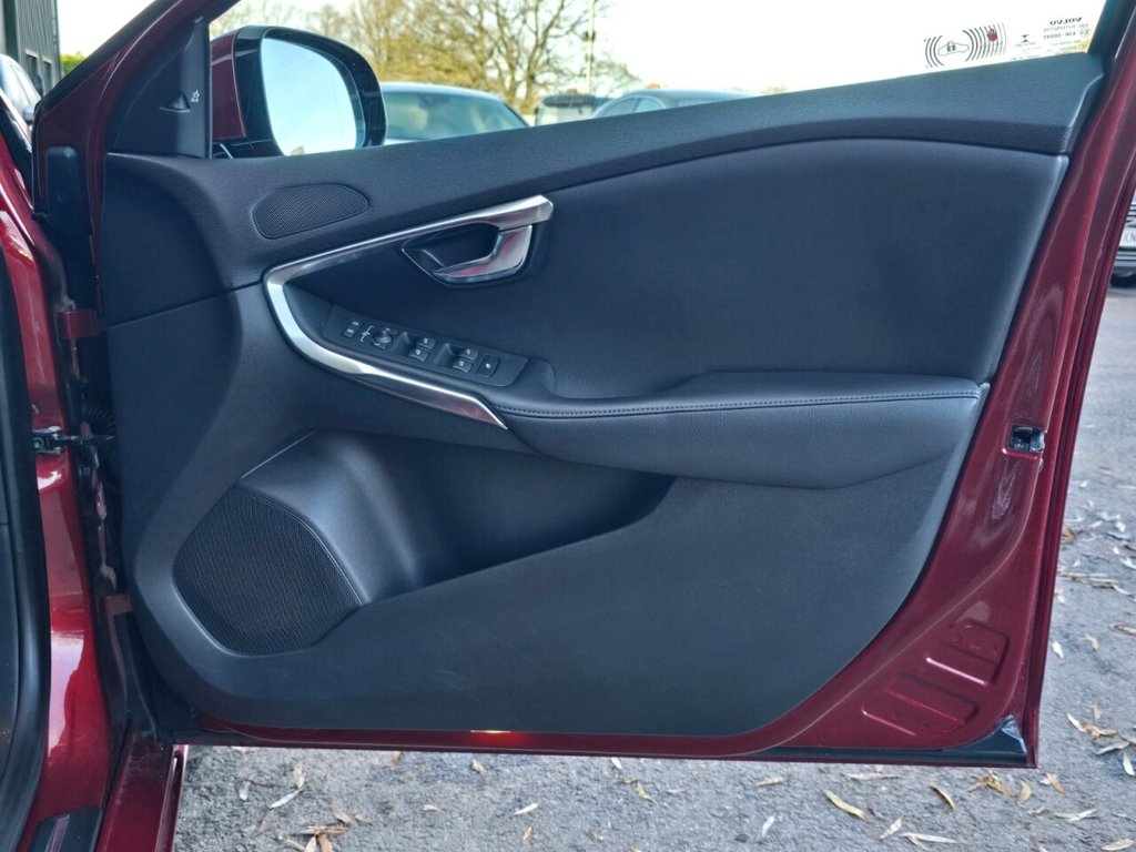 Used Volvo V40 2013 for sale - 76900785: Photo 15