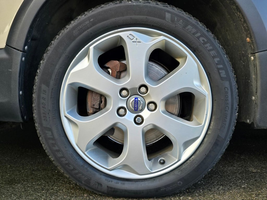 Used Volvo XC70 2011 for sale - 77512510: Photo 13