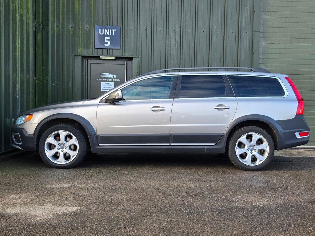 Used Volvo XC70 2011 for sale - 77512510: Photo 19