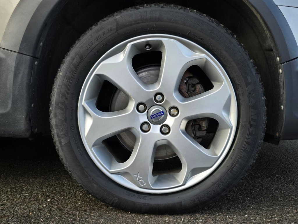 Used Volvo XC70 2011 for sale - 77512510: Photo 27