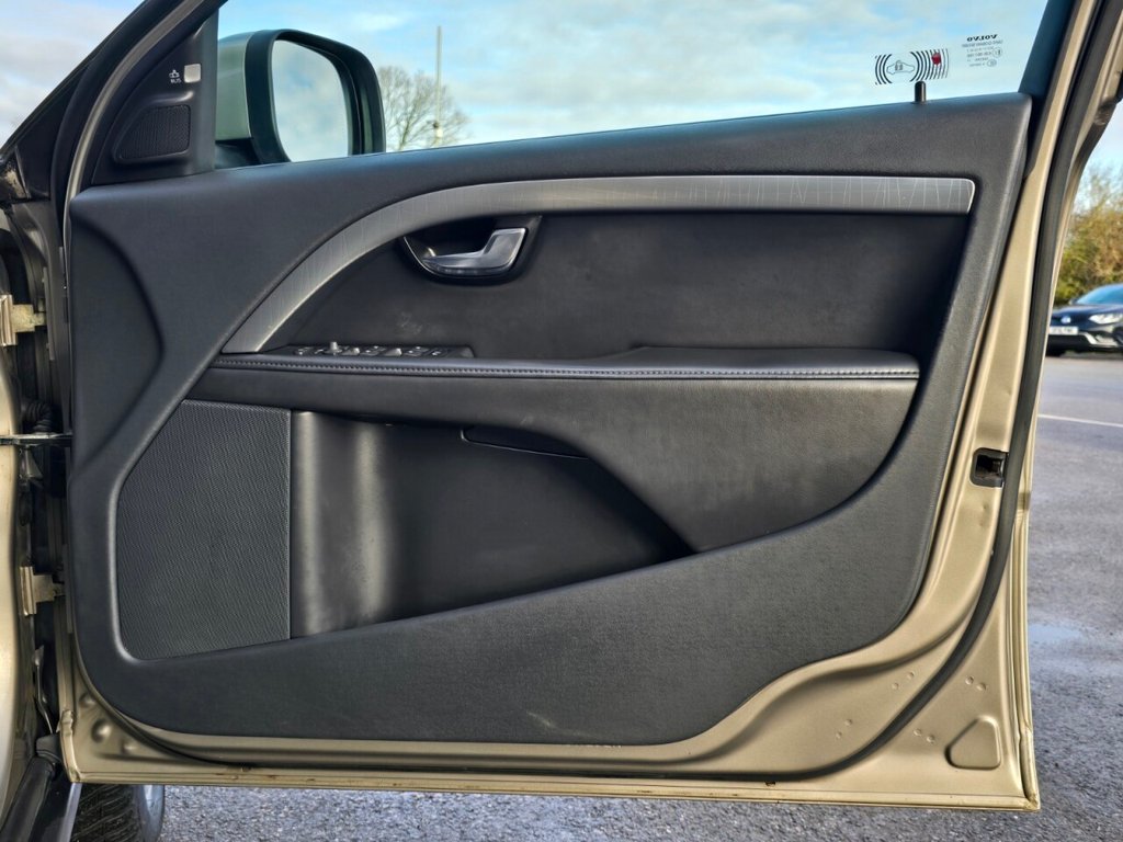 Used Volvo XC70 2011 for sale - 77512510: Photo 30