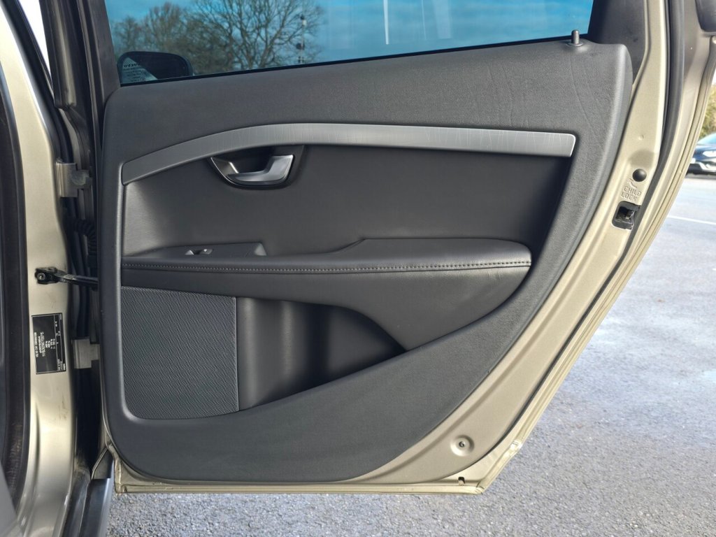 Used Volvo XC70 2011 for sale - 77512510: Photo 35