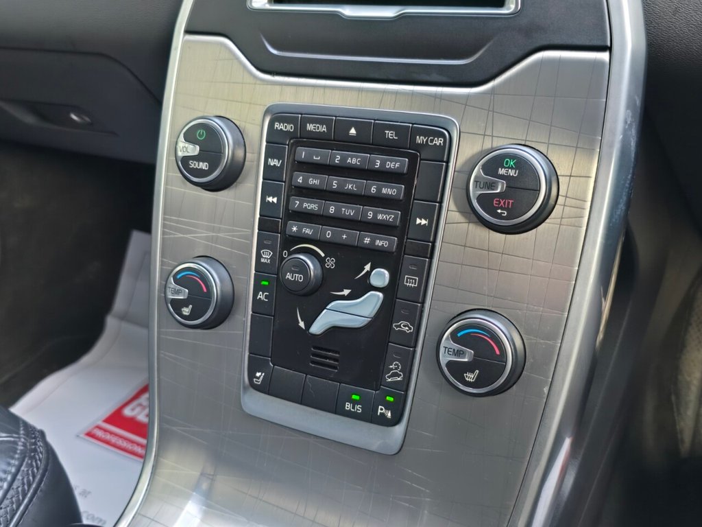 Used Volvo XC70 2011 for sale - 77512510: Photo 43