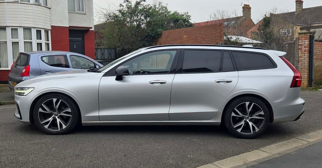 Used Volvo V60 2019 for sale - 78003227: Photo 2