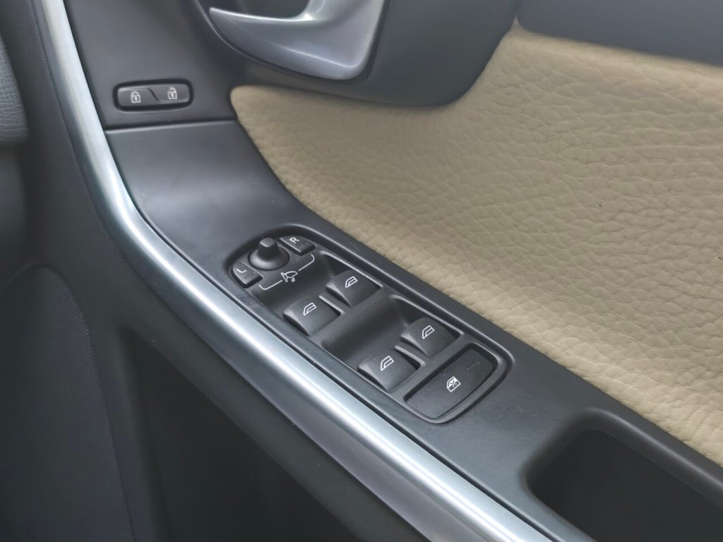 Used Volvo XC60 2014 for sale - 76547146: Photo 41