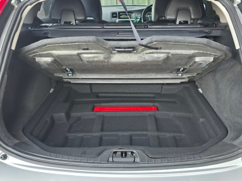 Used Volvo V60 2013 for sale - 77075470: Photo 11