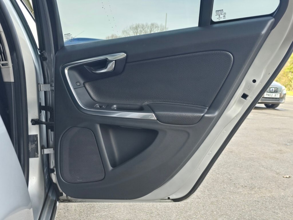 Used Volvo V60 2013 for sale - 77075470: Photo 22