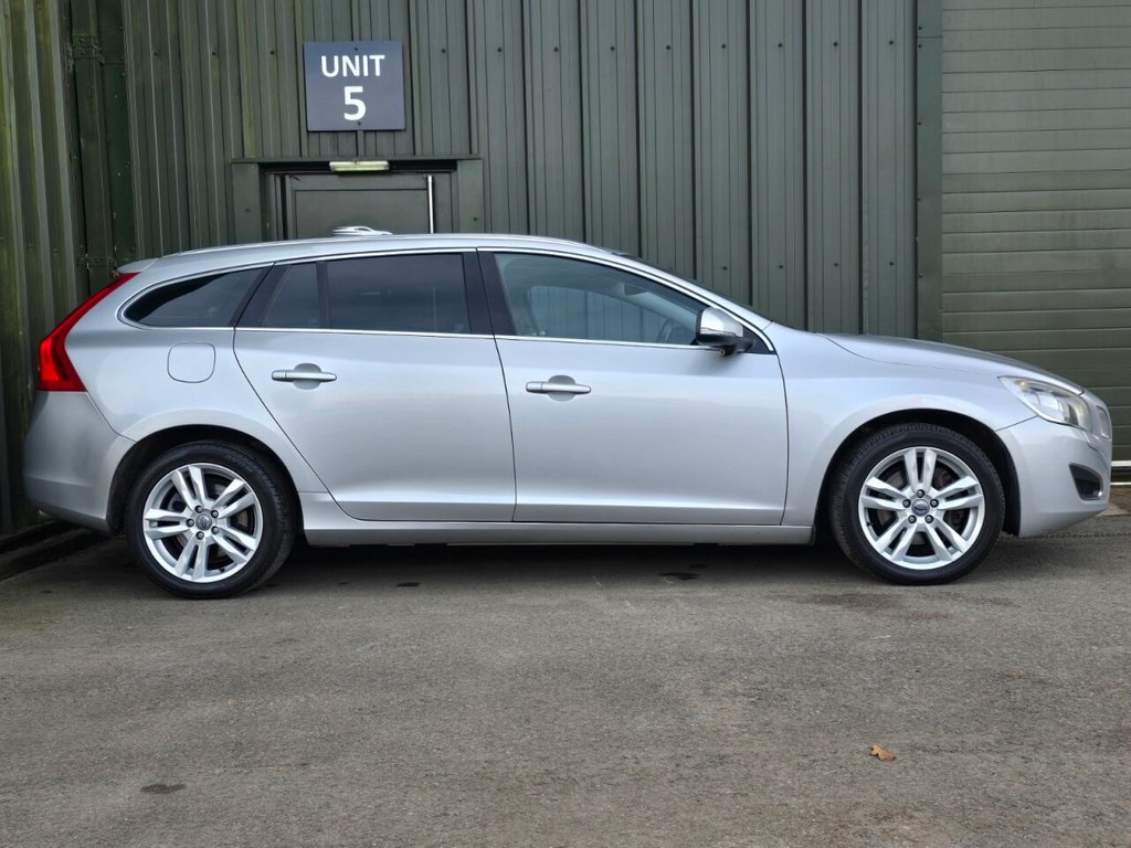 Used Volvo V60 2013 for sale - 77075470: Photo 3