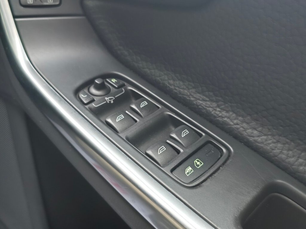 Used Volvo V60 2013 for sale - 77075470: Photo 32