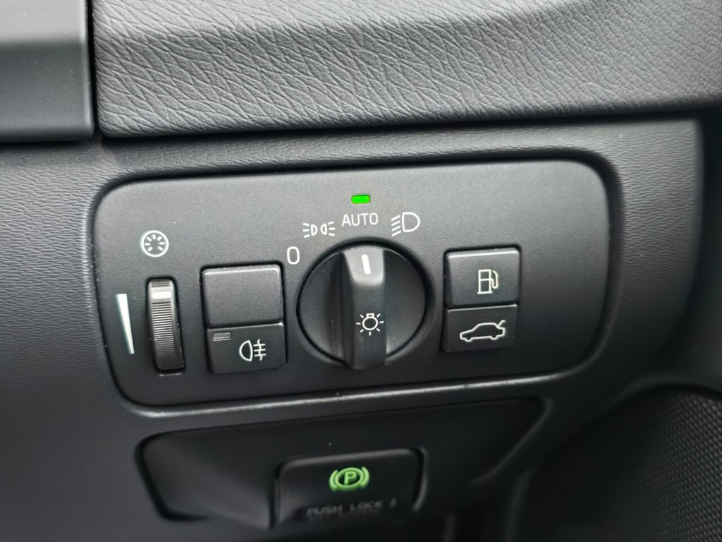 Used Volvo V60 2013 for sale - 77075470: Photo 33