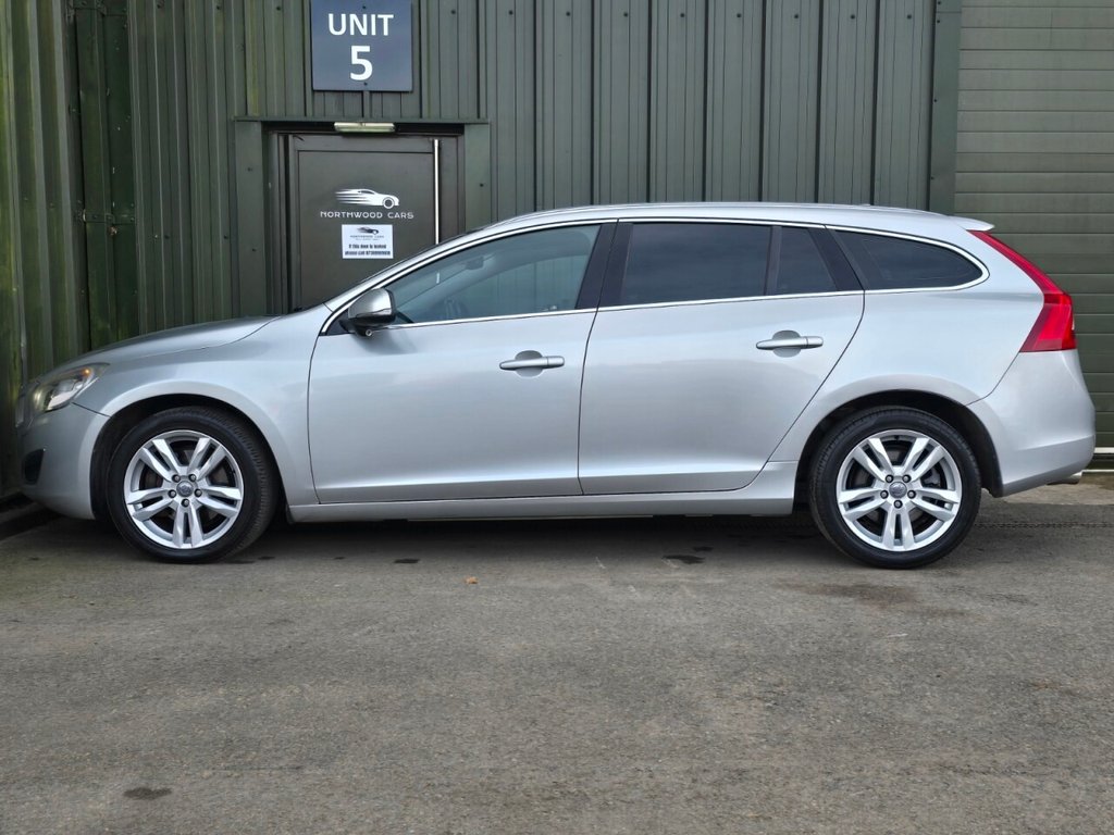 Used Volvo V60 2013 for sale - 77075470: Photo 6