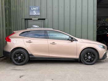 Used Volvo V40 2013 for sale - 79612397: Photo