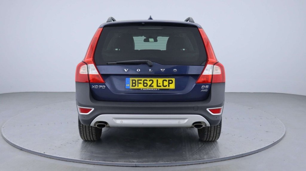 Used Volvo XC70 2012 for sale - 76105846: Photo 2