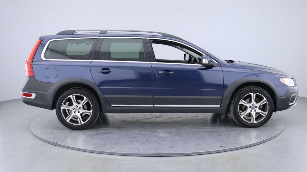 Used Volvo XC70 2012 for sale - 76105846: Photo 4