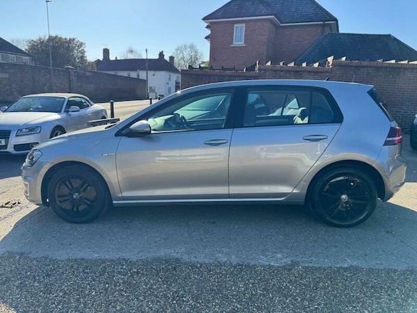 Used Volkswagen Golf 2015 for sale - 74080959: Photo 6