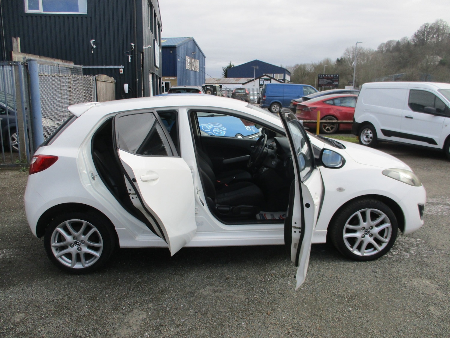 Used Mazda Mazda2 2013 for sale - 77776413: Photo 11