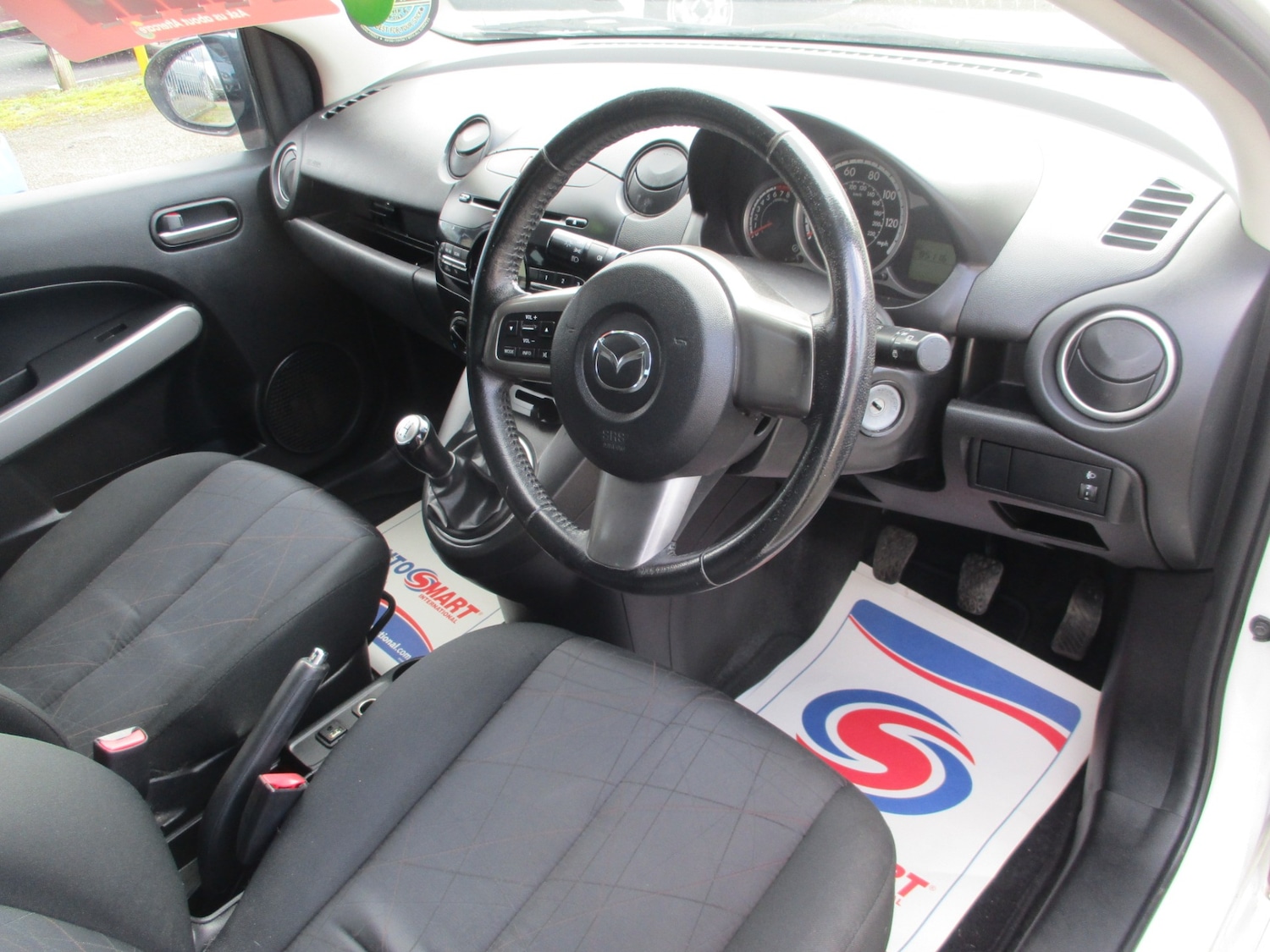 Used Mazda Mazda2 2013 for sale - 77776413: Photo 13