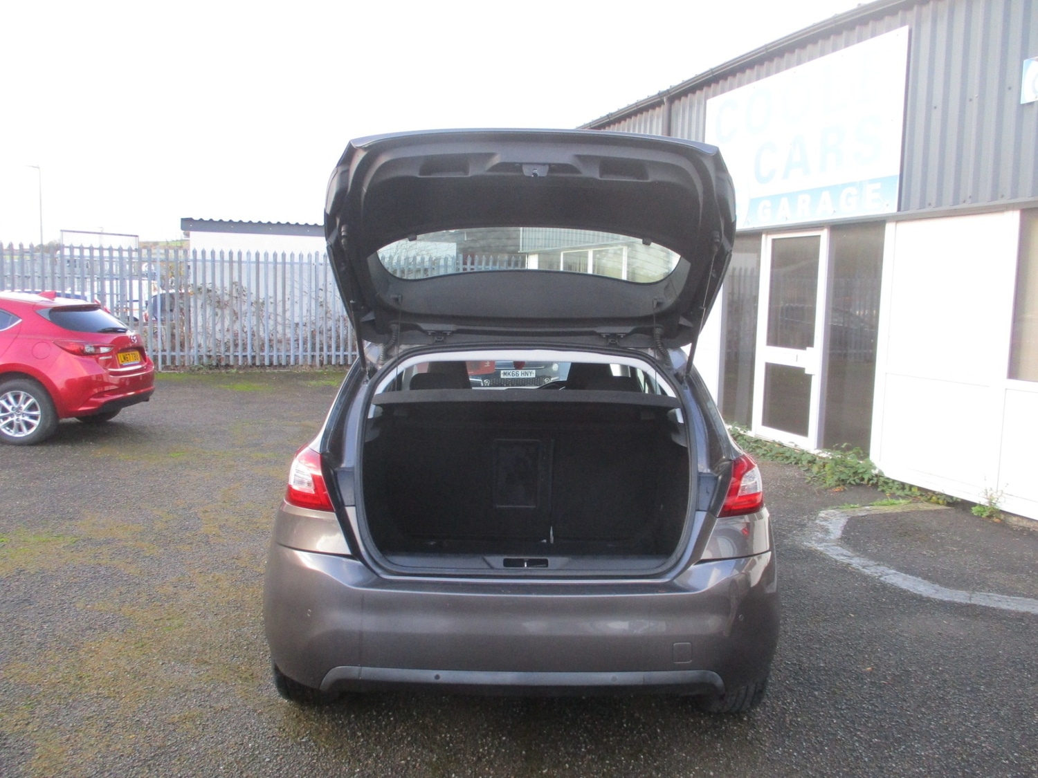 Used Peugeot 308 2016 for sale - 76532503: Photo 10