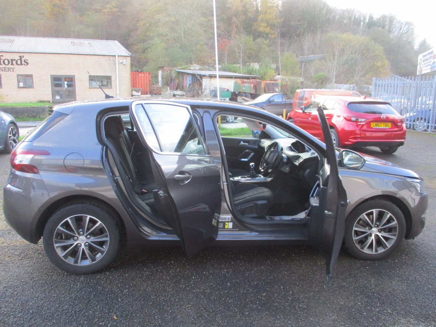 Used Peugeot 308 2016 for sale - 76532503: Photo 11