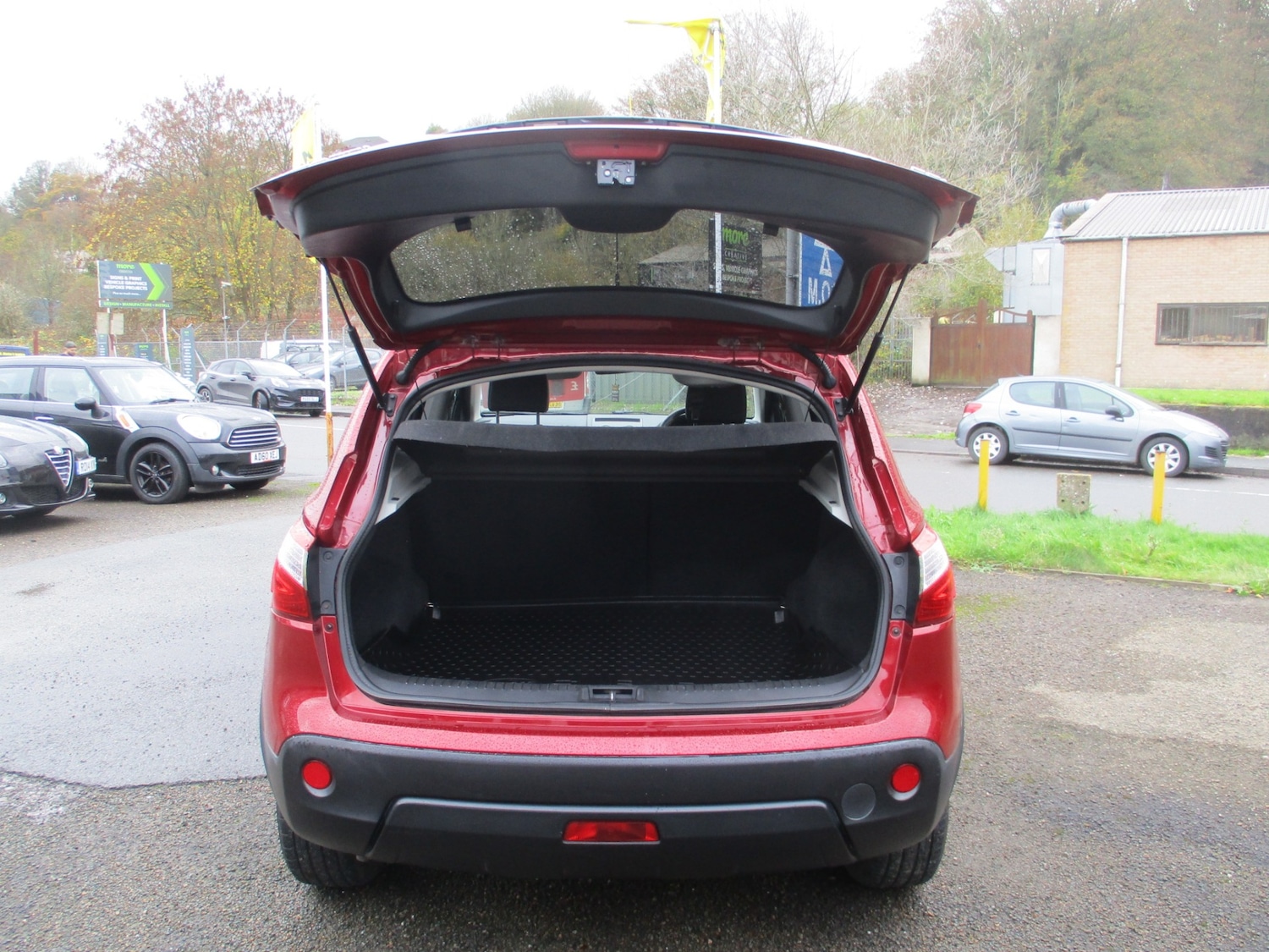 Used Nissan Qashqai 2013 for sale - 76450315: Photo 10