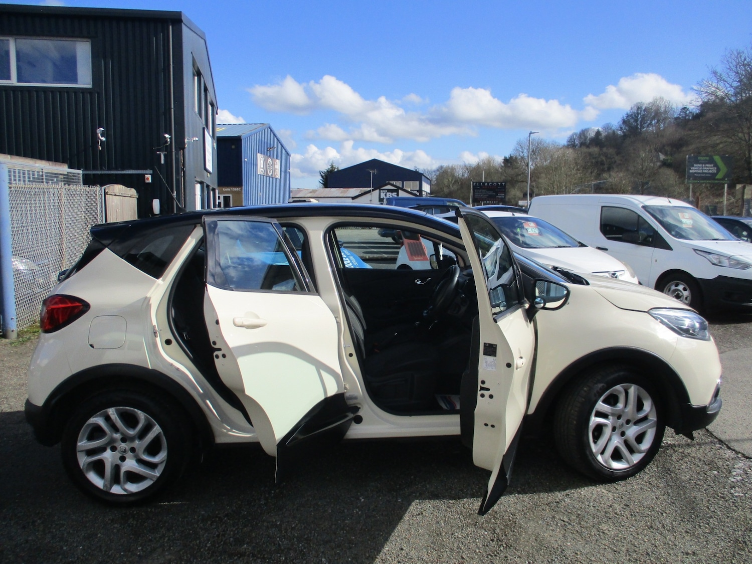 Used Renault Captur 2014 for sale - 77803368: Photo 11