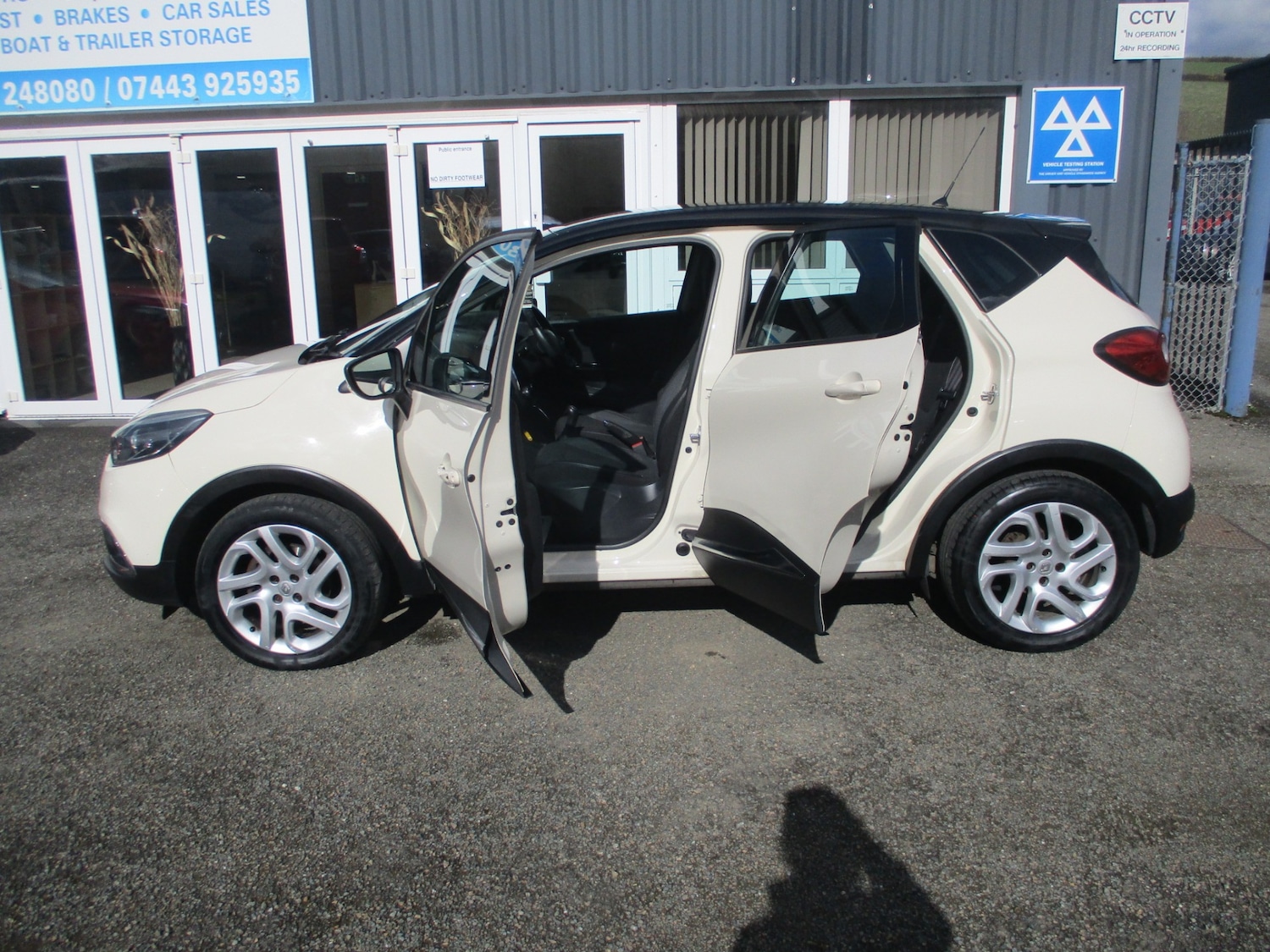 Used Renault Captur 2014 for sale - 77803368: Photo 9